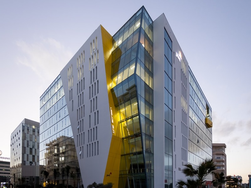 THE SCREEN LAC2: multifunctional complex; covered area approx. 17,000 m², estimated cost approx. 25 million TND